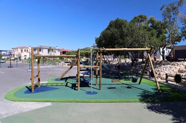 Perfect 10 - 10 To 13 Sleeper Luxury Holiday Home Breakage Deposit Of R2500 Per Weekend Lease Langebaan Buitenkant foto