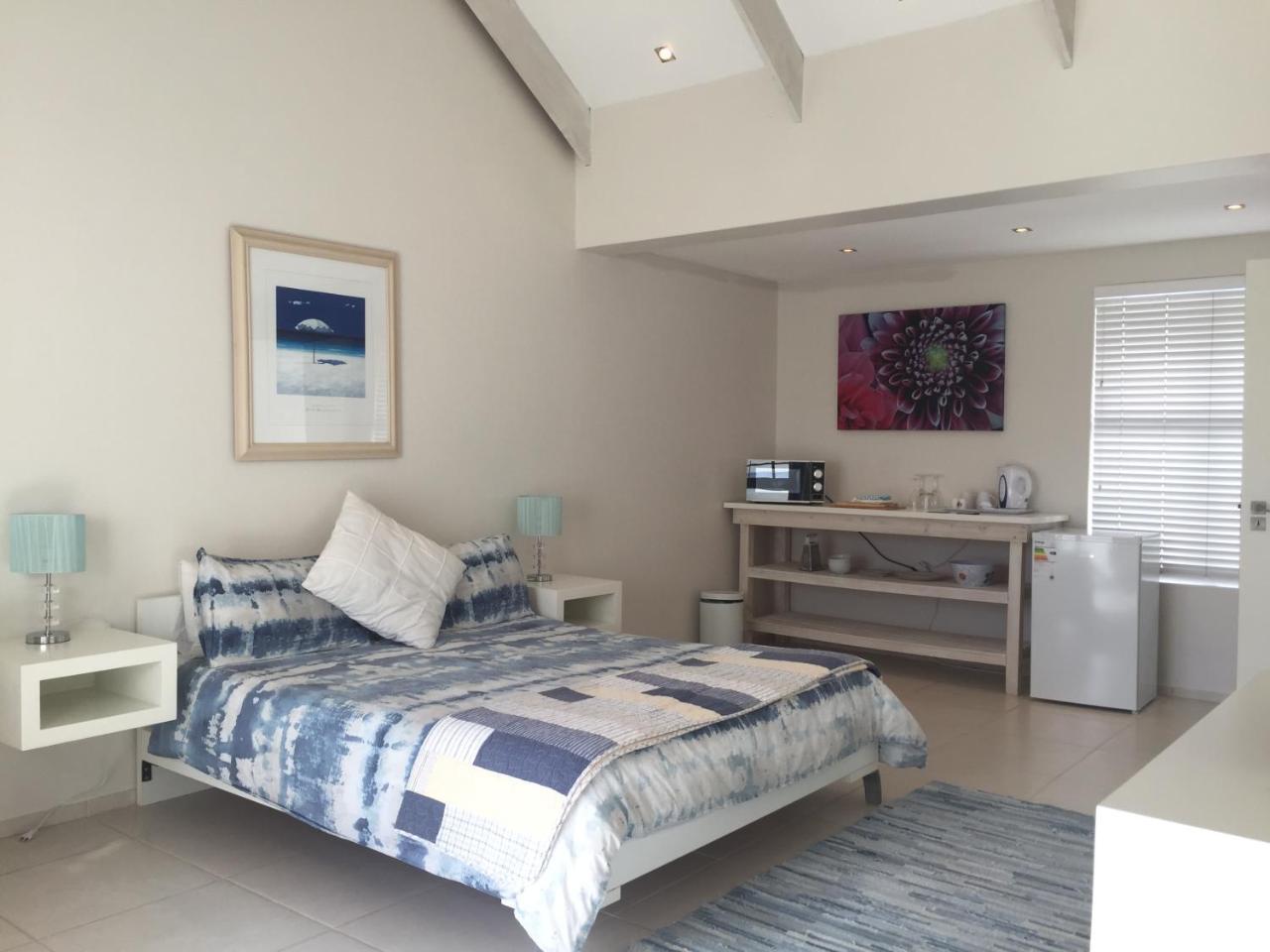Perfect 10 - 10 To 13 Sleeper Luxury Holiday Home Breakage Deposit Of R2500 Per Weekend Lease Langebaan Buitenkant foto