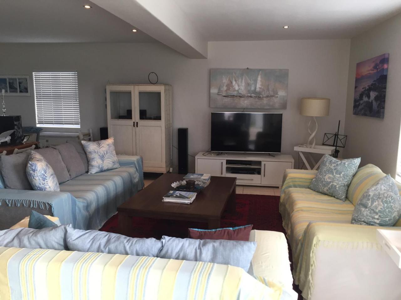 Perfect 10 - 10 To 13 Sleeper Luxury Holiday Home Breakage Deposit Of R2500 Per Weekend Lease Langebaan Buitenkant foto